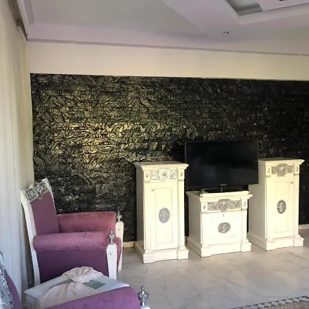 Larina & Spa فندق